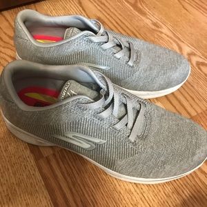 Go walk 4 Goga max sneakers